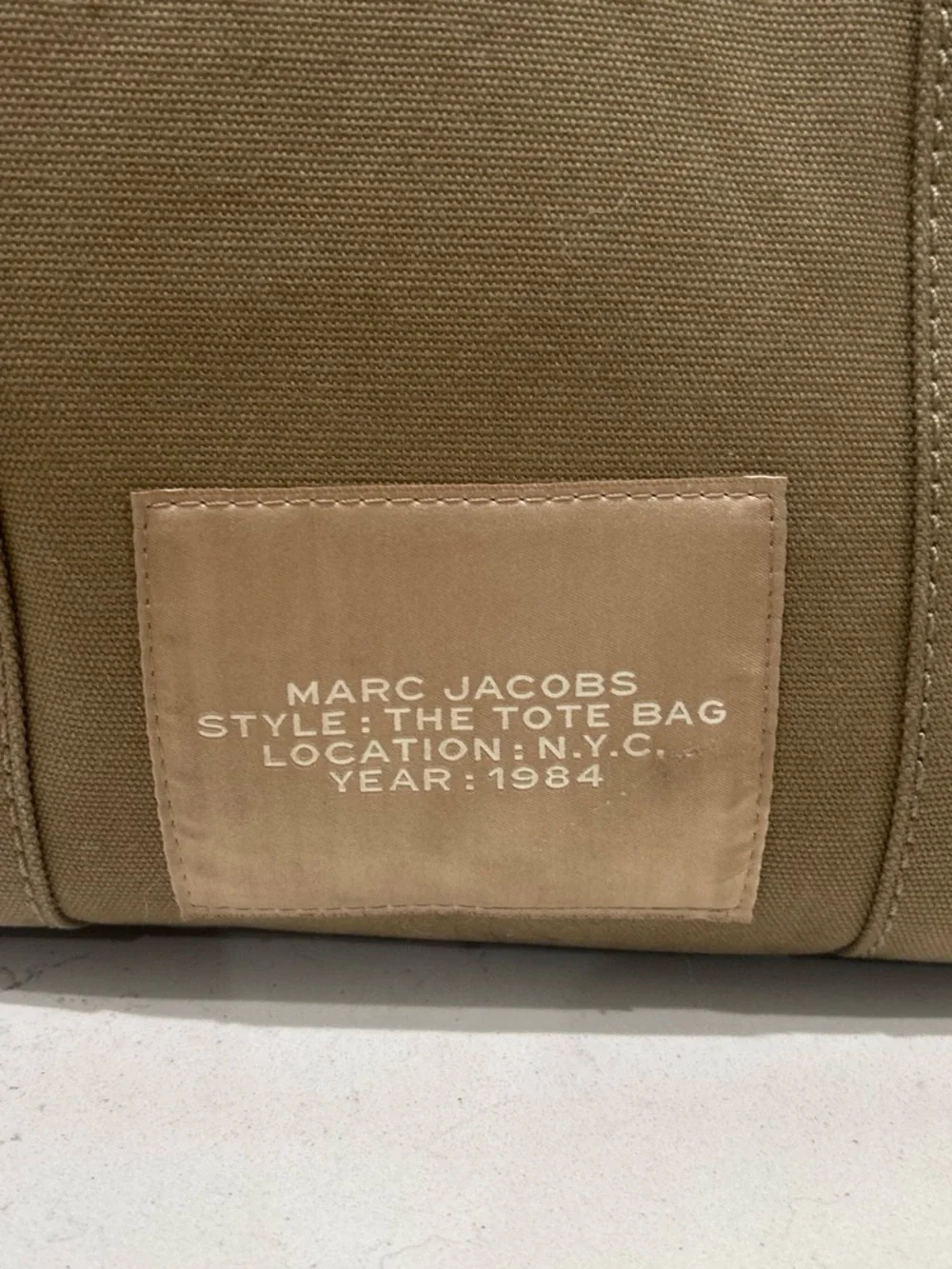 Marc Jacobs The Tote Bag in Olive